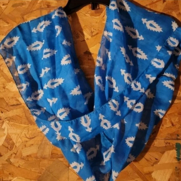 INFINITI Scarf - Picture 1 of 1